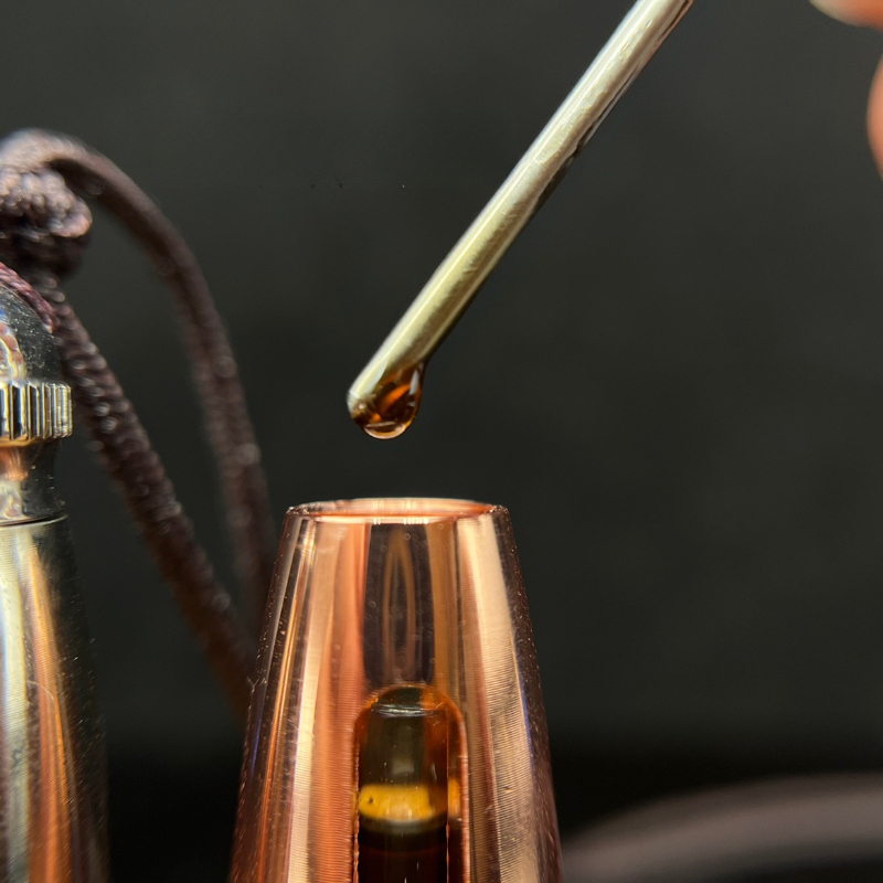 High-quality Natural Vietnam N - Sandalwood Perfume Oil review and price